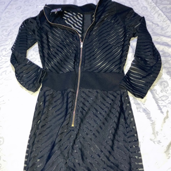 Fashion Nova dress 🖤 - Picture 4 of 7